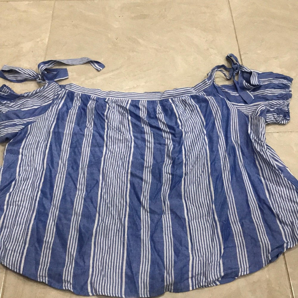Striped top with ribbon ties